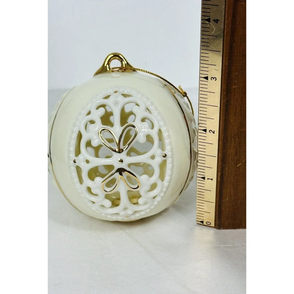 Elegant Round‎ Ivory & Gold Egg Ceramic Reticulated Christmas Ornaments By Ganz